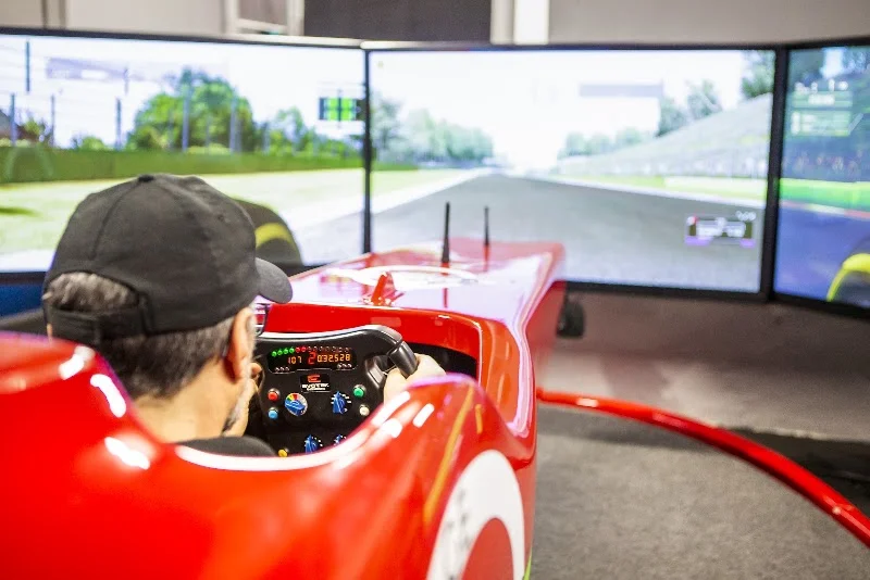 Fdrive Garage Experience, Simulatori di Guida Professionale Formula 1, Rally, Moto, Camion, Formula E, Kart