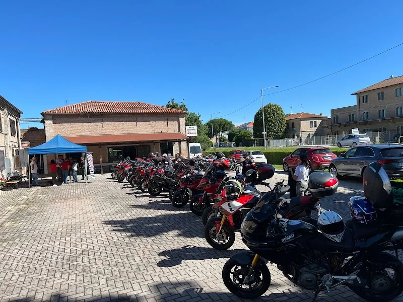 Moto Gardinali - officina e gommista per moto e scooter - Gardinali Snc di Gardinali Fabio, Linda e C.