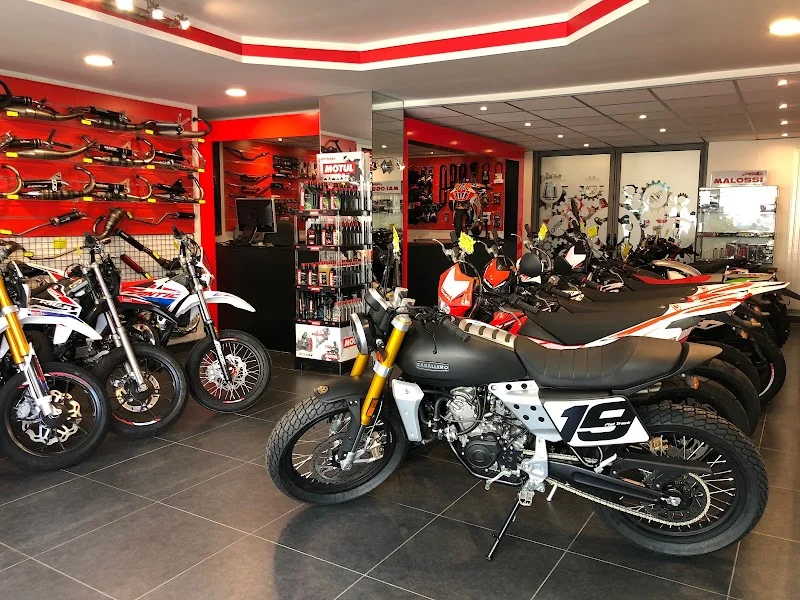 BLOCKPASS 2 ROUES - Concessionnaire Motos et Scooters - Atelier - Pièces détachées - Location et Vente MiniGP Pitbike