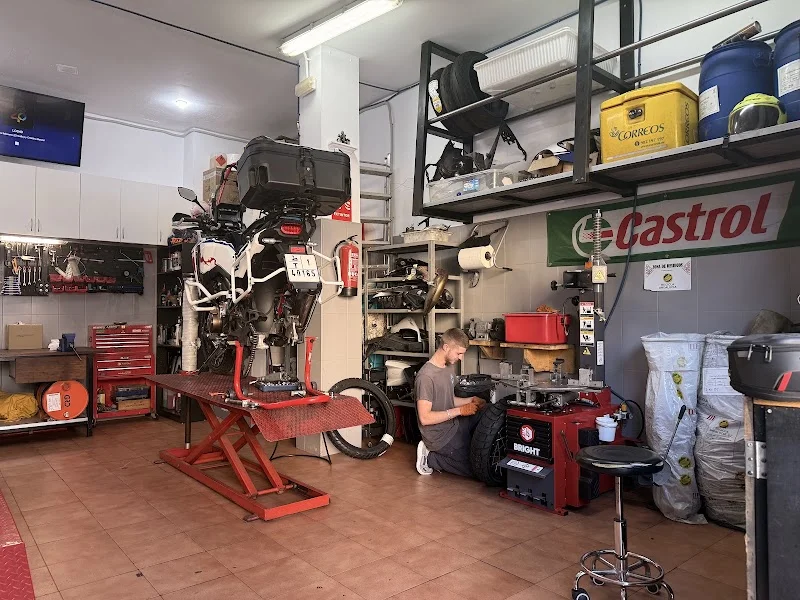 MobyMotos: taller de motos en Marbella