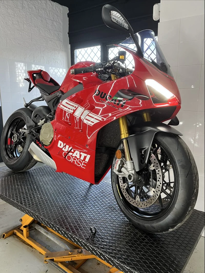 JC BOXES - Taller de Motos en San Pedro Alcántara