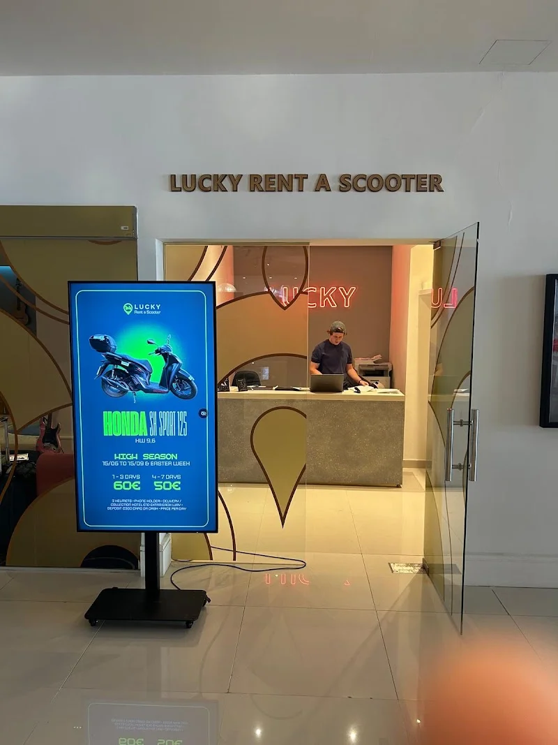 LUCKY RENT A SCOOTER MARBELLA - Lobby Hard Rock Hotel Puerto Banús