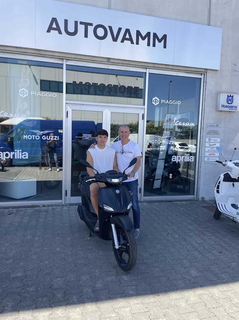 Motostore Autovamm concessionario Husqvarna Piaggio Aprilia Guzzi