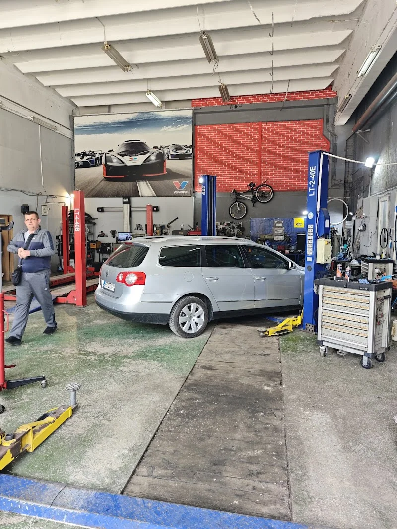 Pitstop Auto Service (Carlson Group)